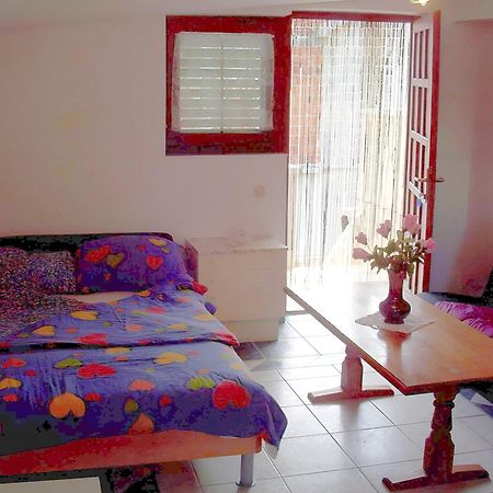 Apartments Tuka Near The Beach فير المظهر الخارجي الصورة
