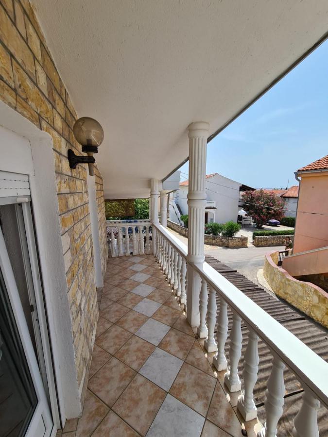 Apartments Tuka Near The Beach فير المظهر الخارجي الصورة