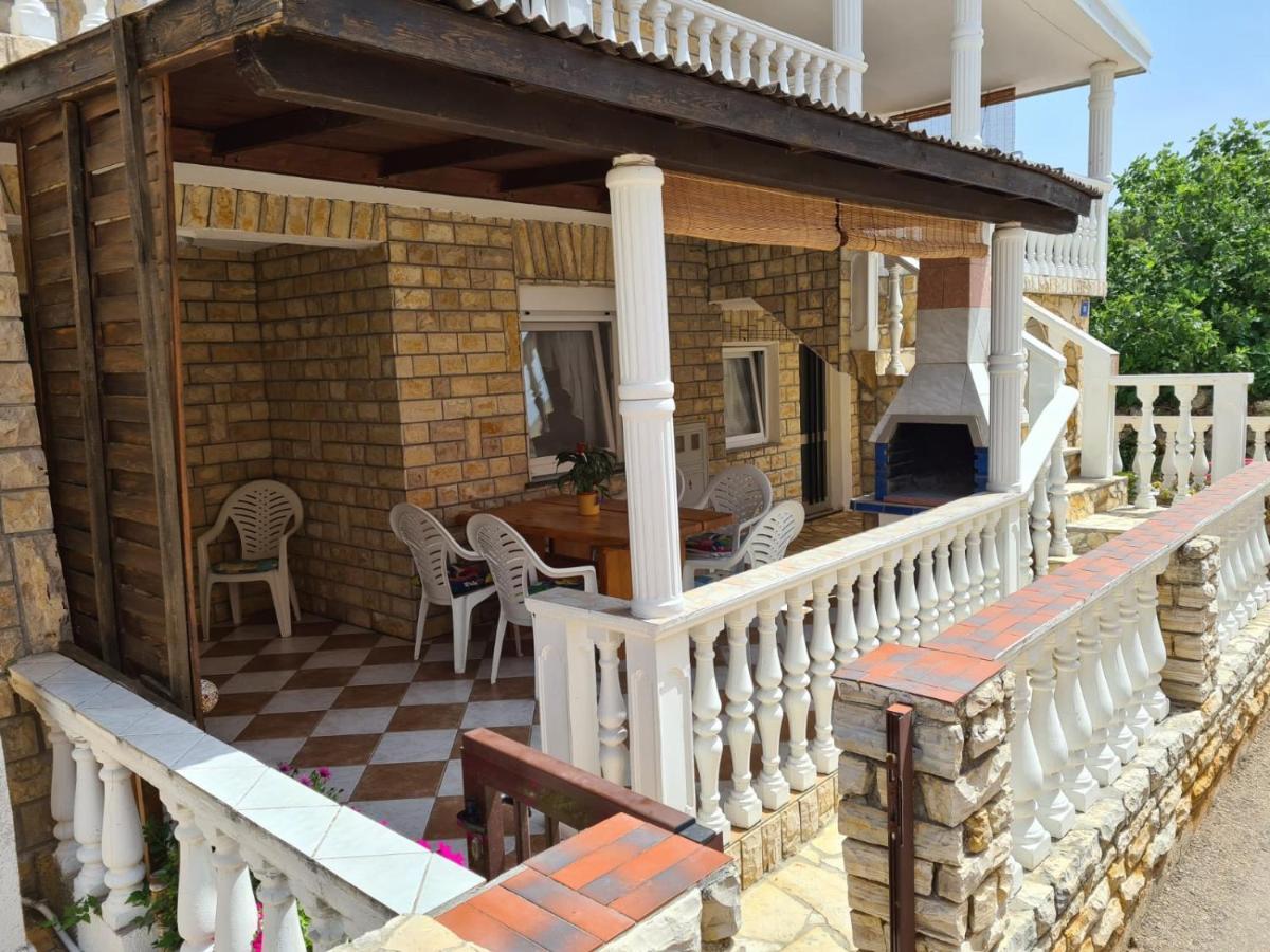 Apartments Tuka Near The Beach فير المظهر الخارجي الصورة