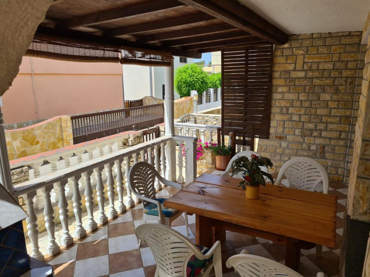 Apartments Tuka Near The Beach فير المظهر الخارجي الصورة