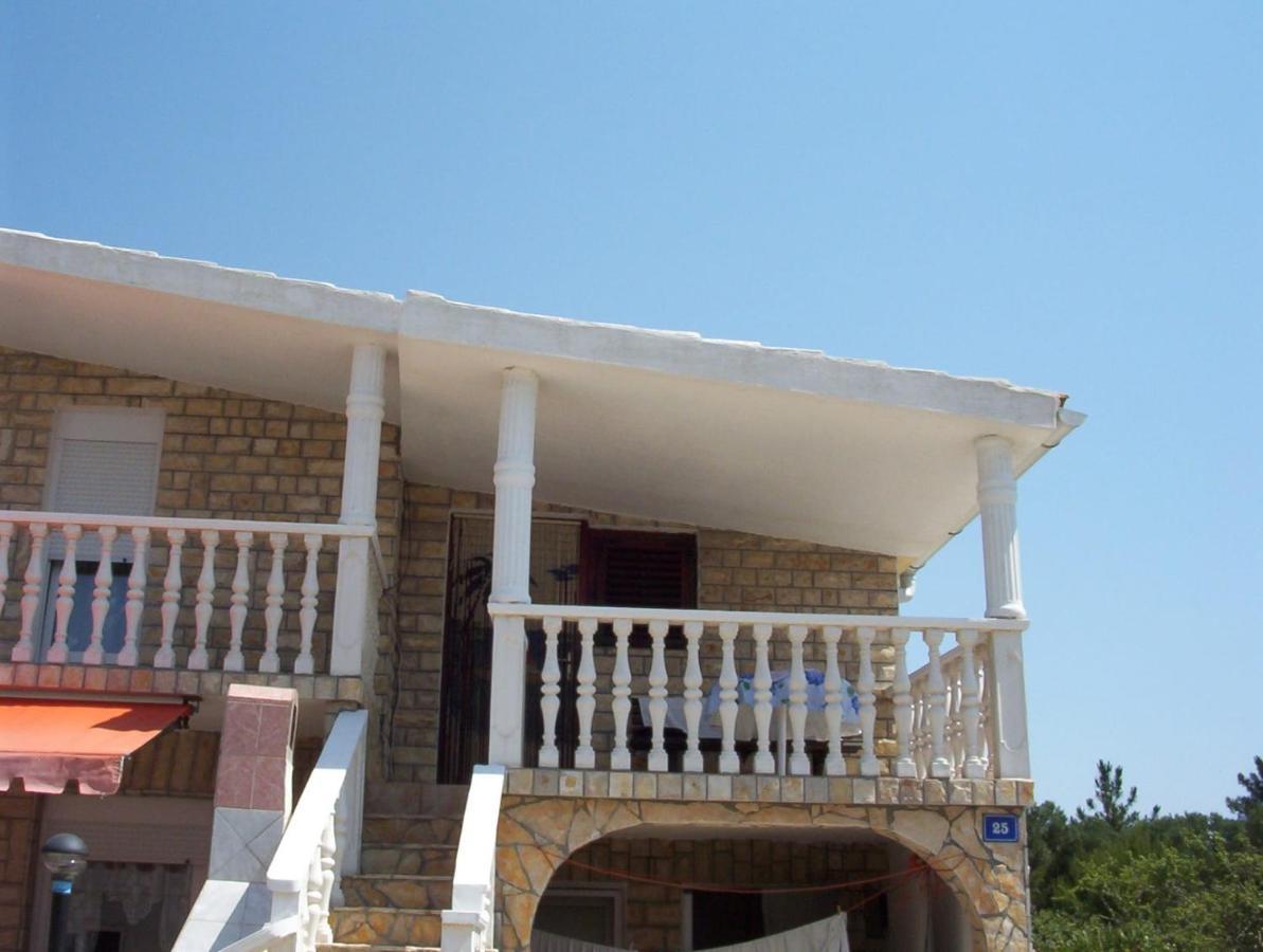 Apartments Tuka Near The Beach فير المظهر الخارجي الصورة